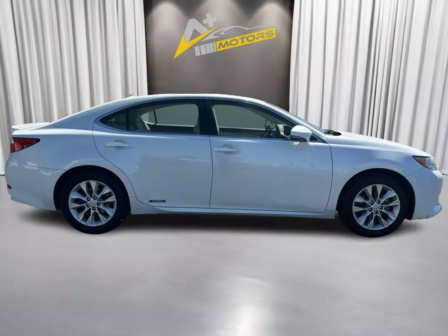 2013 LEXUS ES SEDAN 4-CYL, HYBRID, 2.5 LITER ES 300H SEDAN 4D
