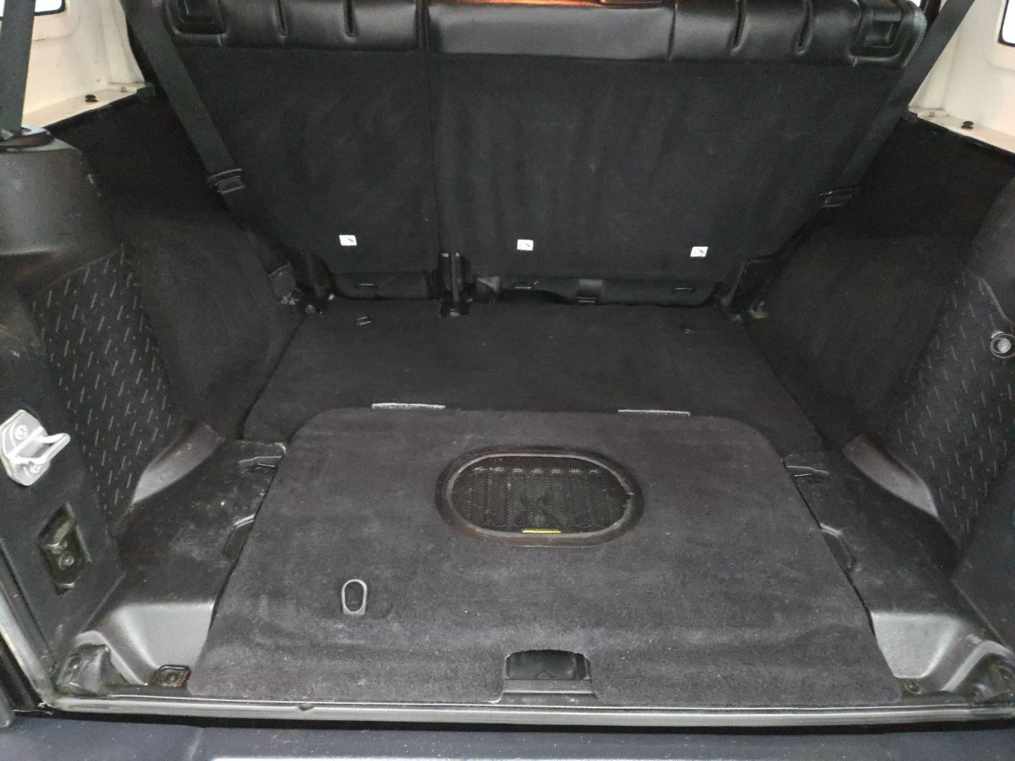 2016 Jeep Wrangler - Image 11