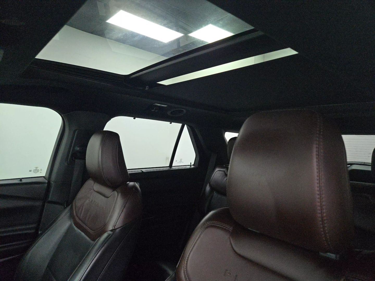 2021 Ford Explorer - Image 21