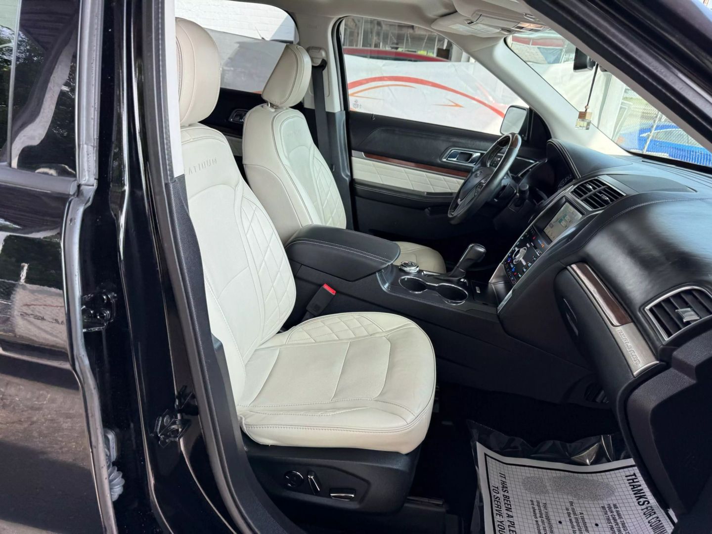 2018 Ford Explorer - Image 28