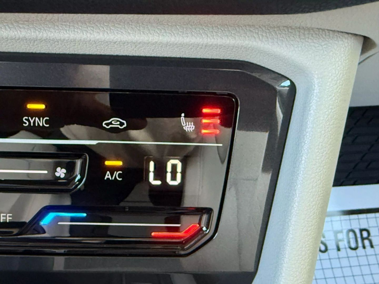 2022 Volkswagen Tiguan - Image 30