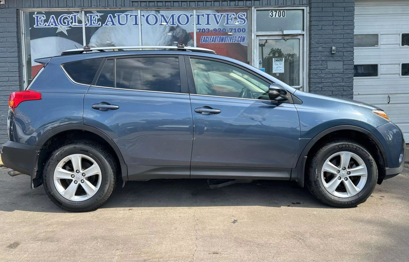 Used 2014 Toyota RAV4 XLE with VIN JTMRFREV7ED073980 for sale in Arlington, VA