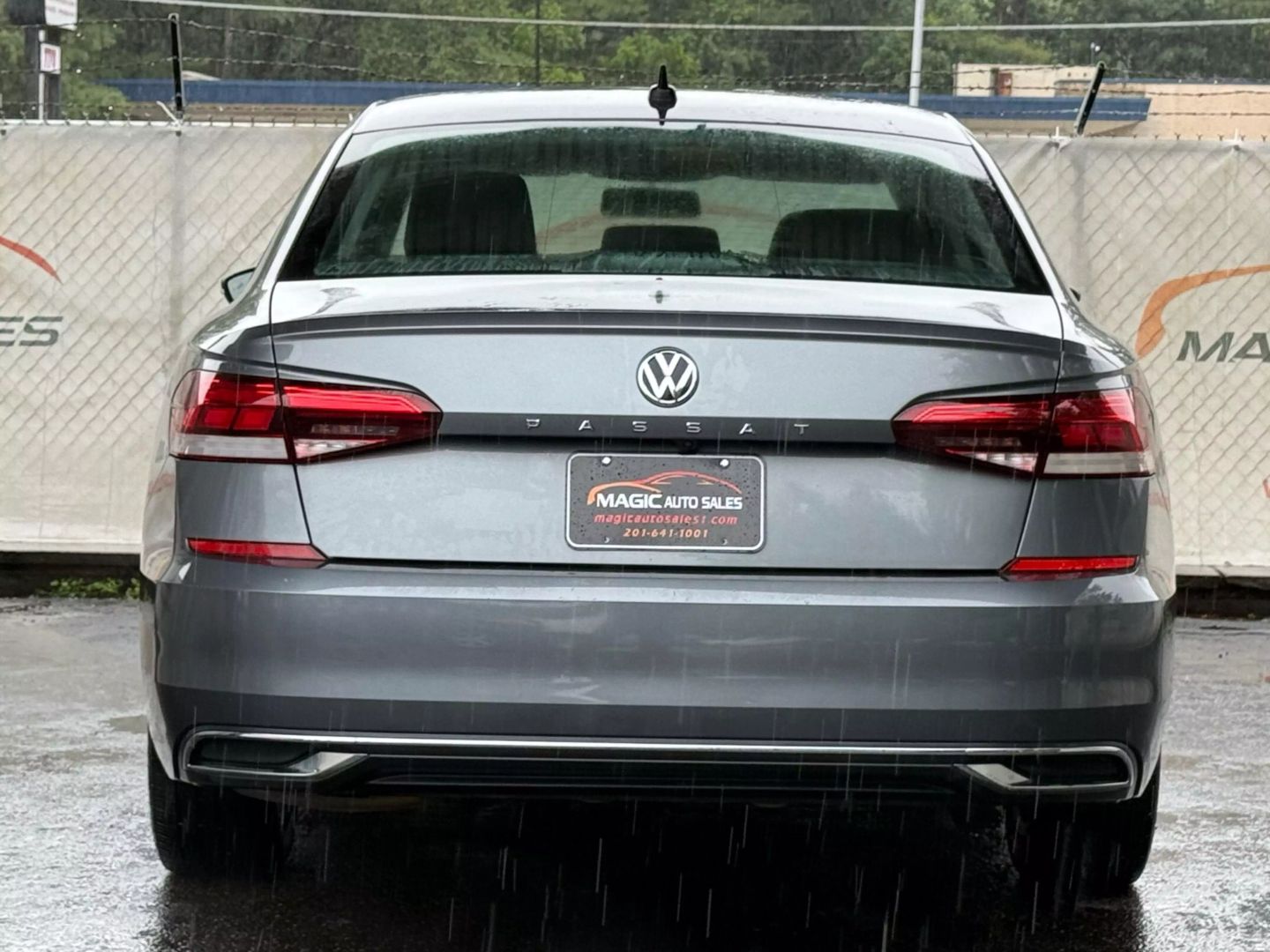 2021 Volkswagen Passat - Image 10