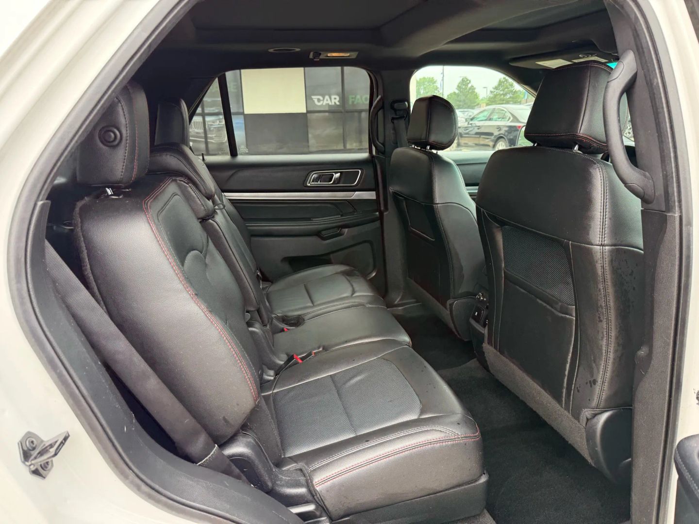 2017 Ford Explorer - Image 24