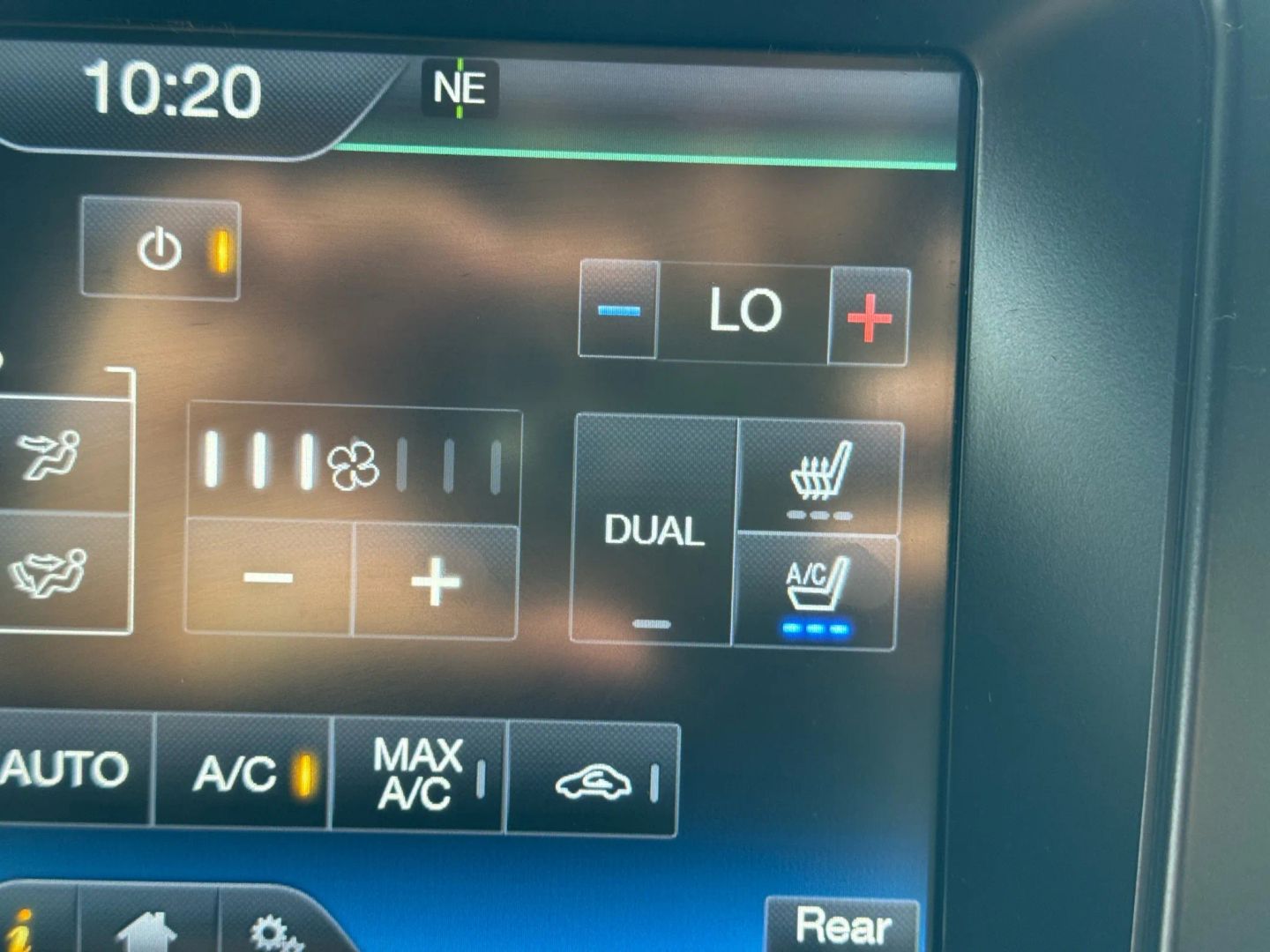 2015 Ford Explorer - Image 32