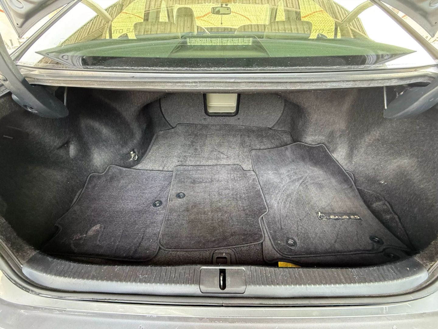 2014 Lexus Es - Image 20