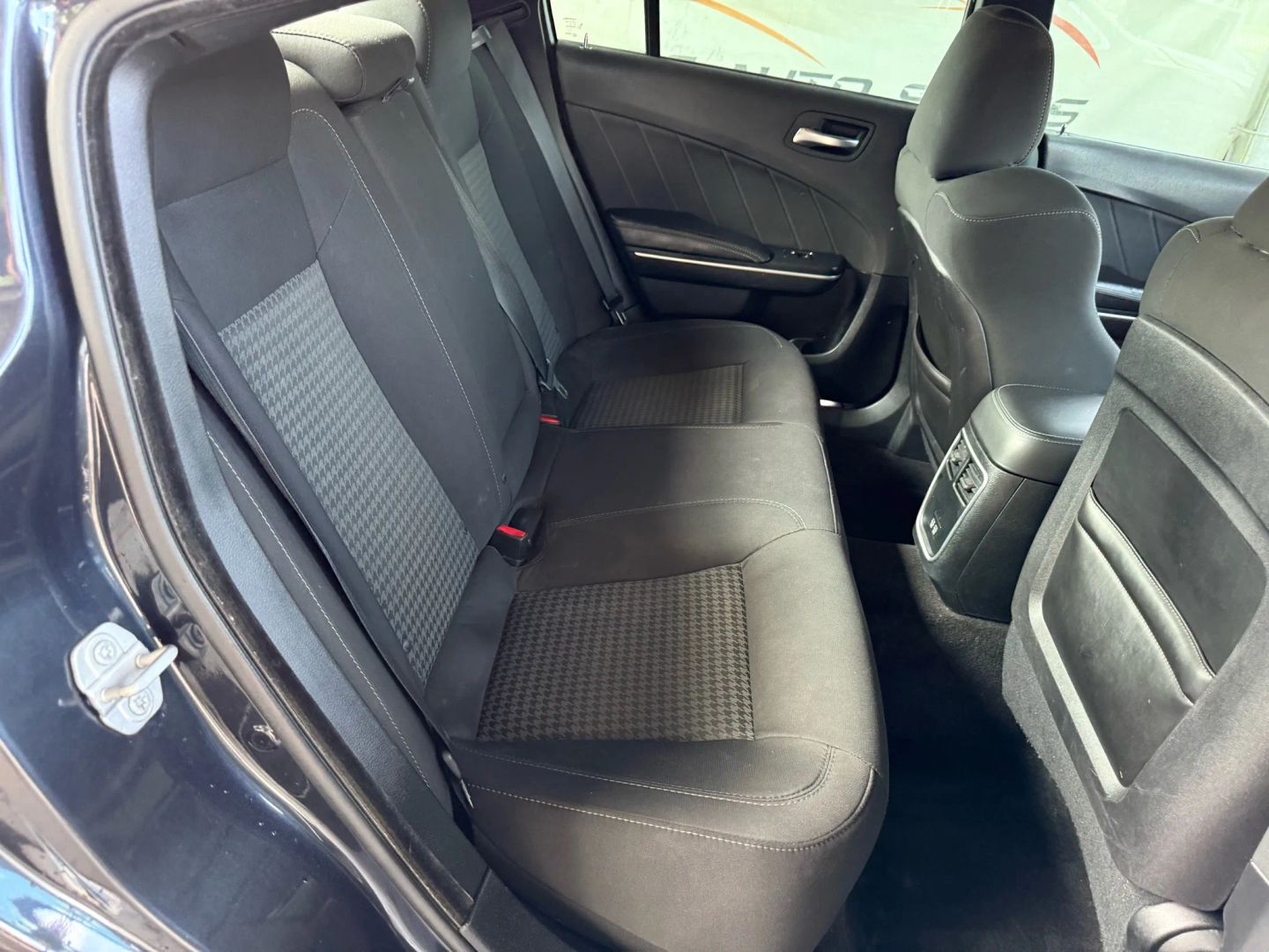 2019 Dodge Charger - Image 23