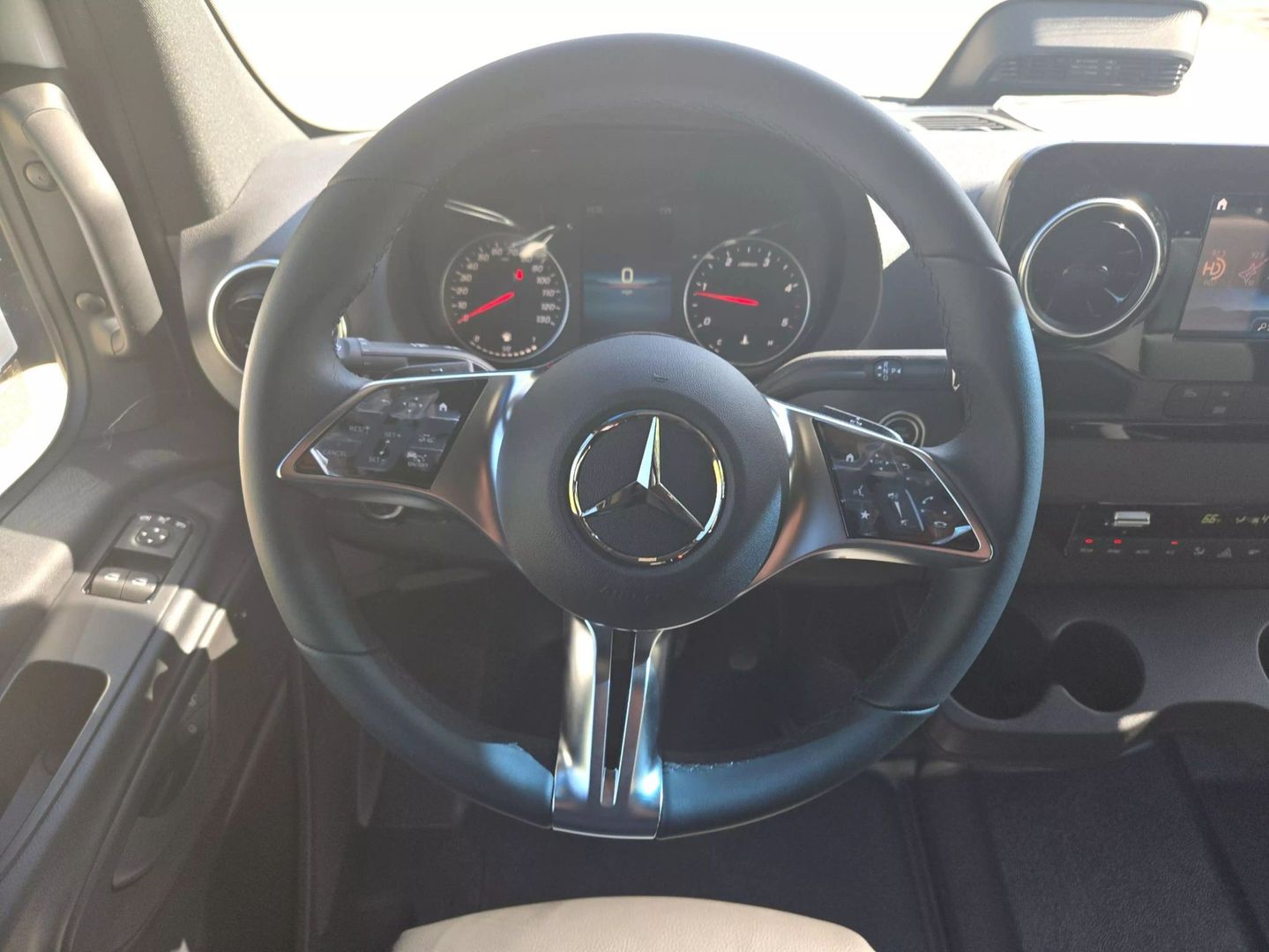 2025 Mercedes-benz Sprinter 2500 Passenger - Image 16