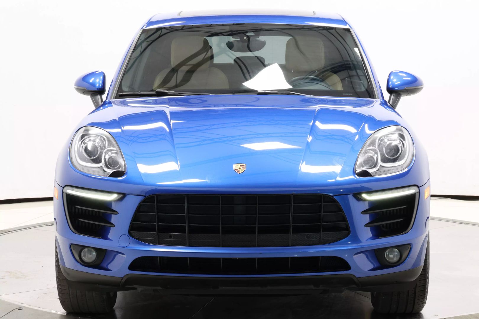 2017 Porsche Macan - Image 98