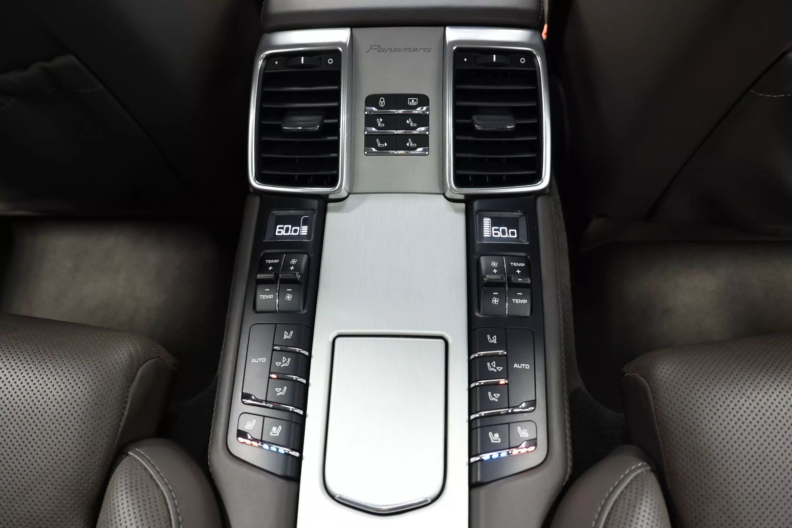 2014 Porsche Panamera - Image 97