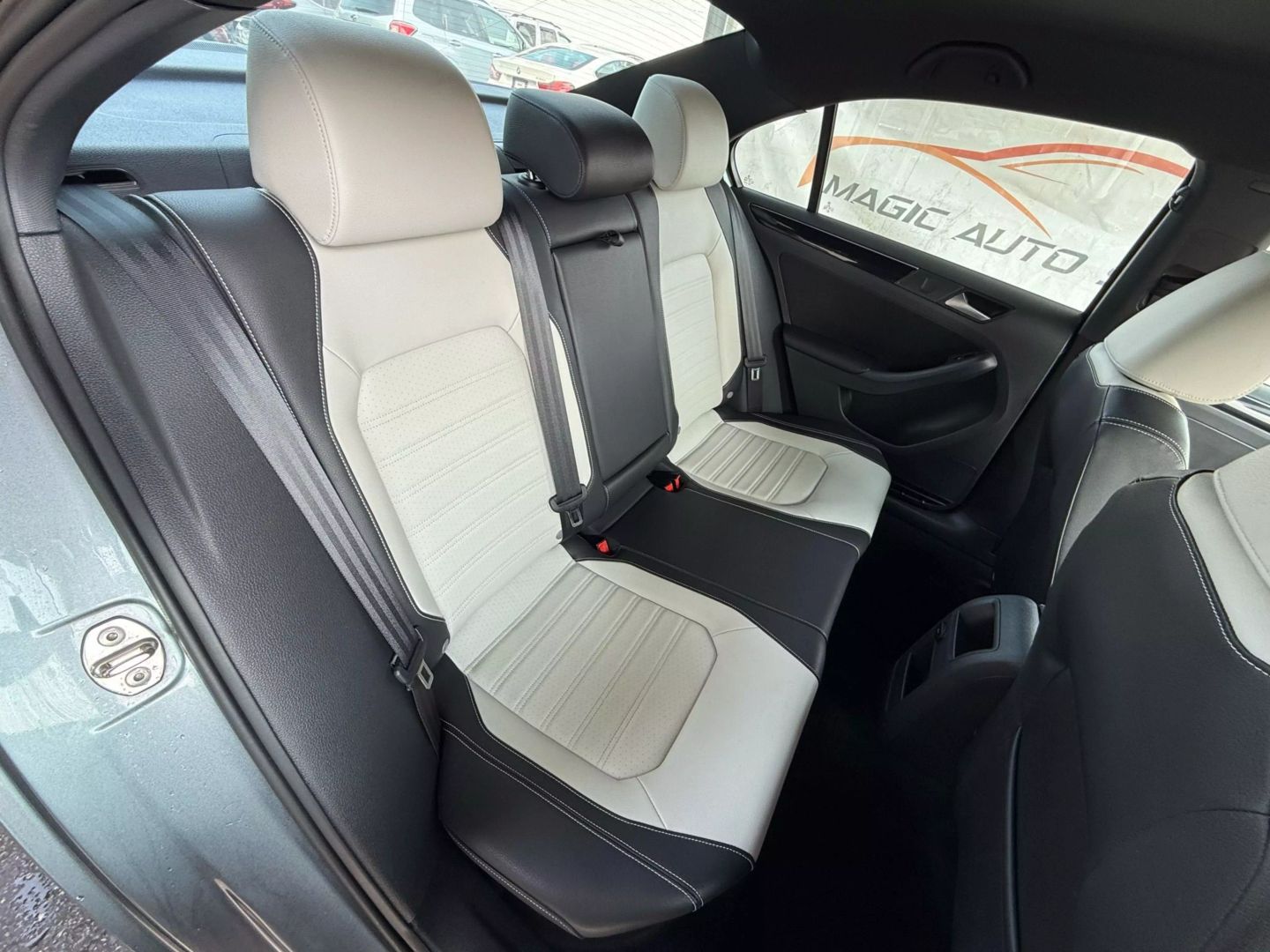 2015 Volkswagen Jetta - Image 23