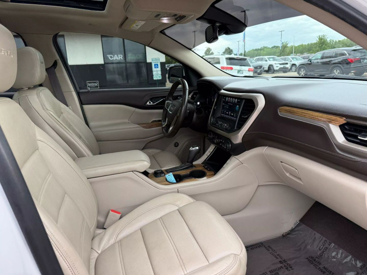 2017 Gmc Acadia - Image 26