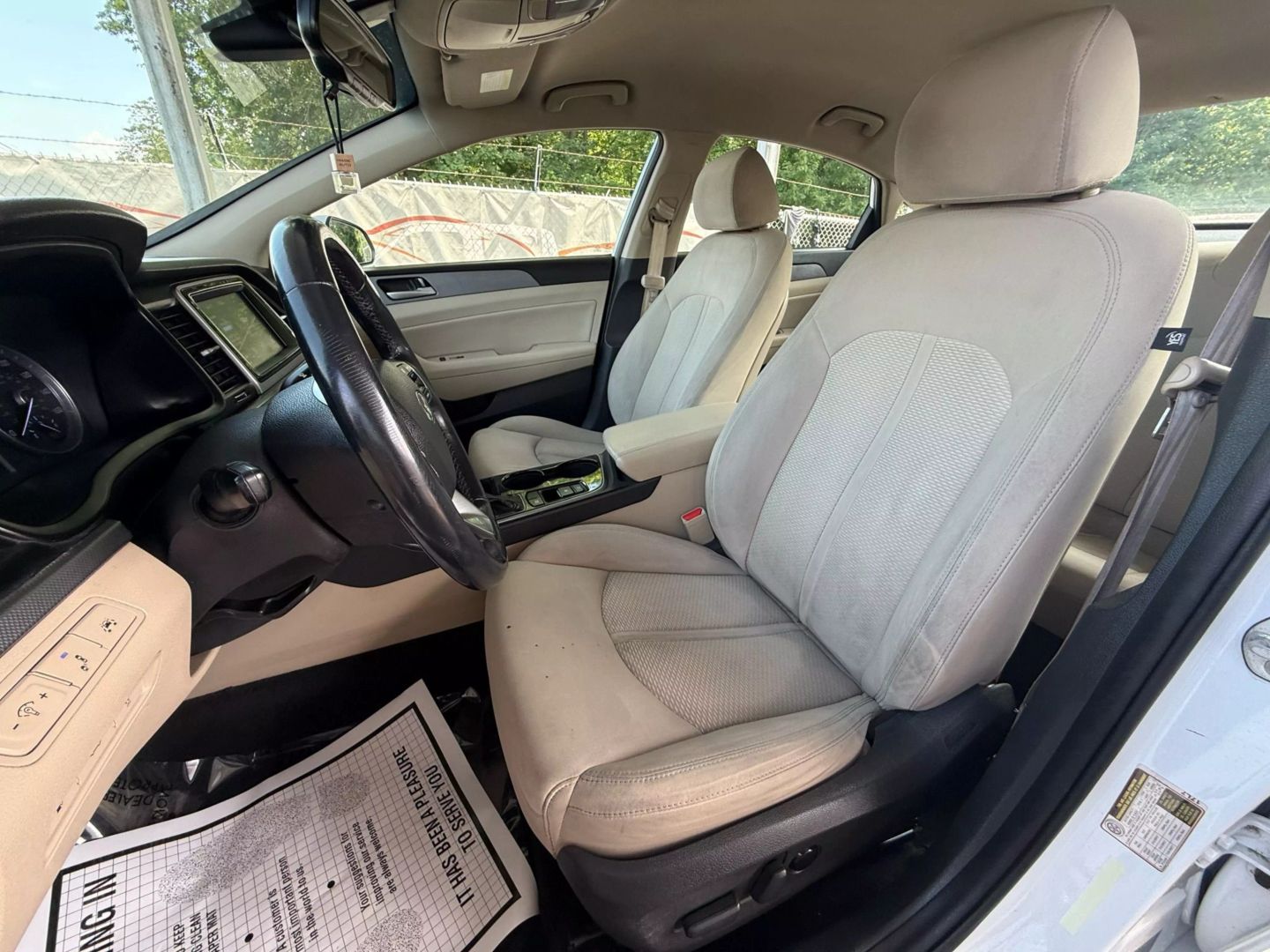 2018 Hyundai Sonata - Image 16