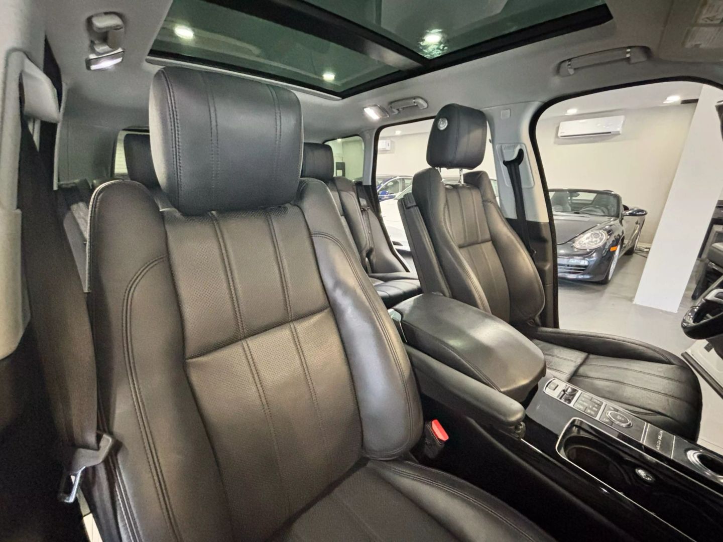 2017 Land Rover Range Rover Hse Sport Utility 4d - Image 21