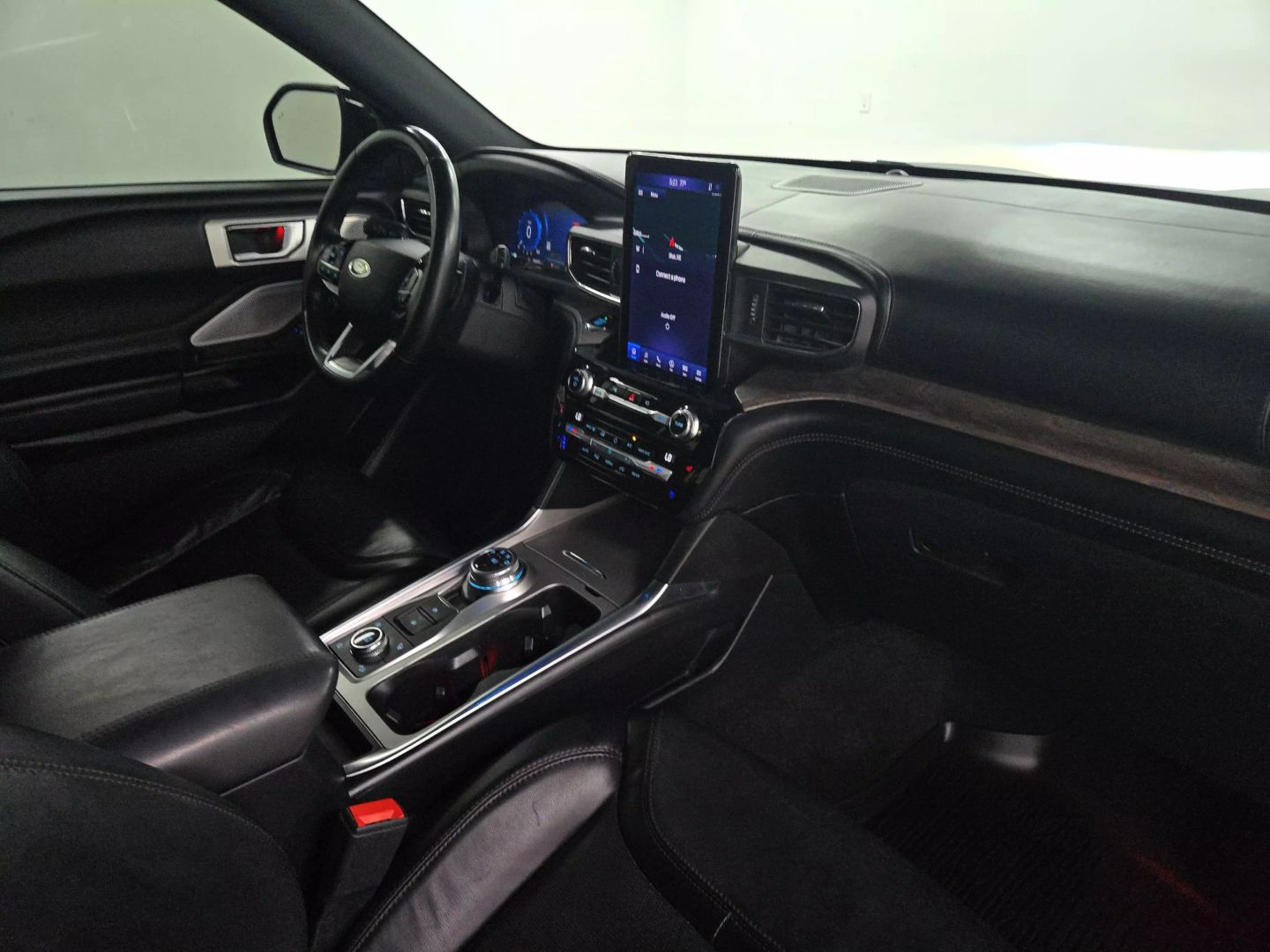 2021 Ford Explorer - Image 27