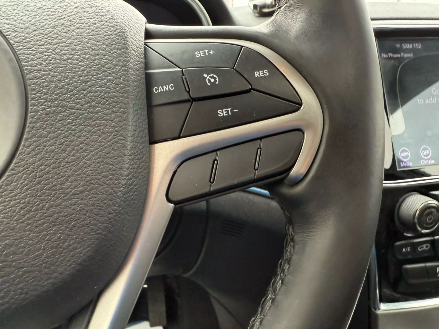 2019 Jeep Grand Cherokee - Image 30