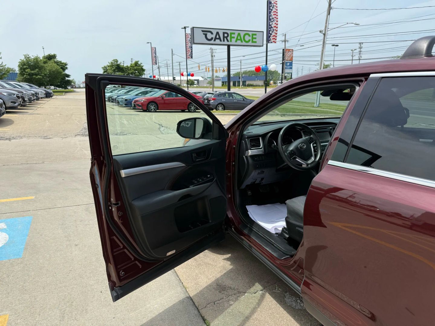 2019 Toyota Highlander - Image 16