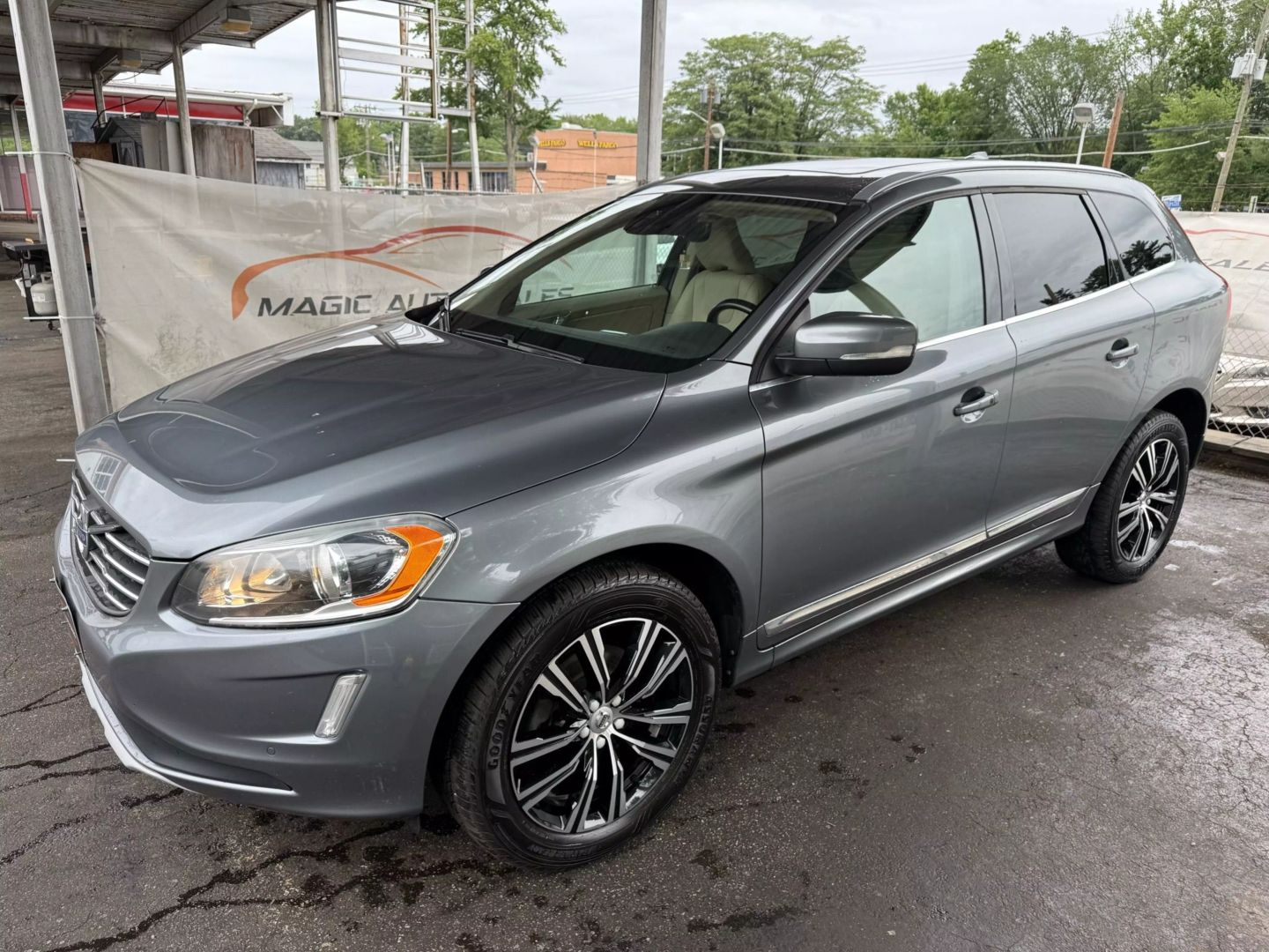 2016 Volvo Xc60 - Image 8