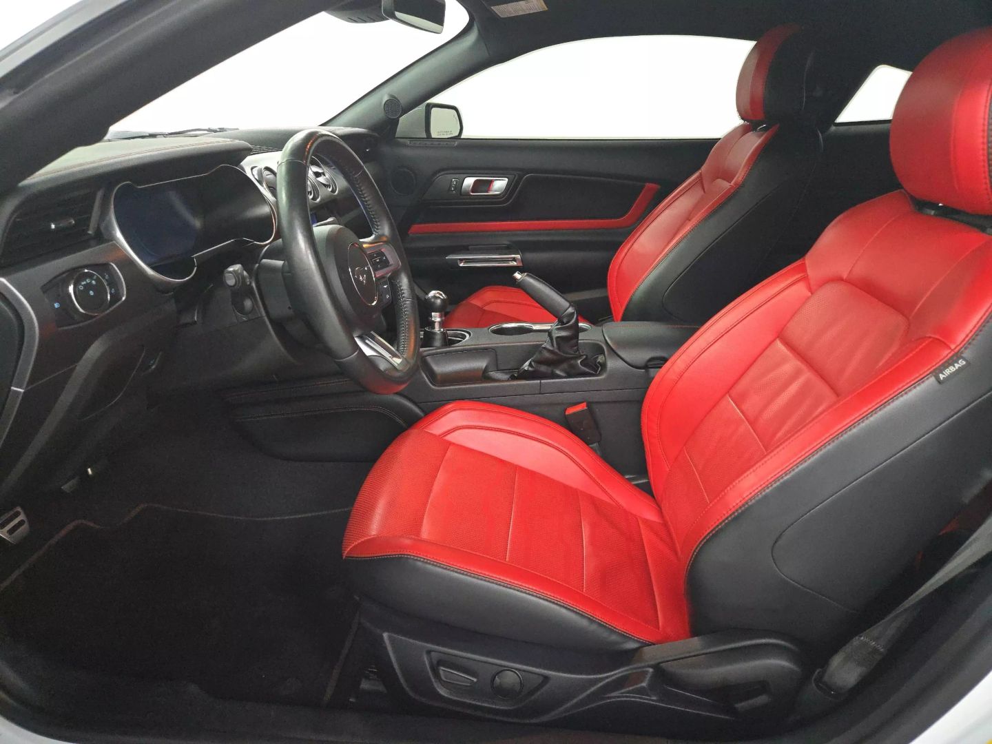 2021 Ford Mustang - Image 9