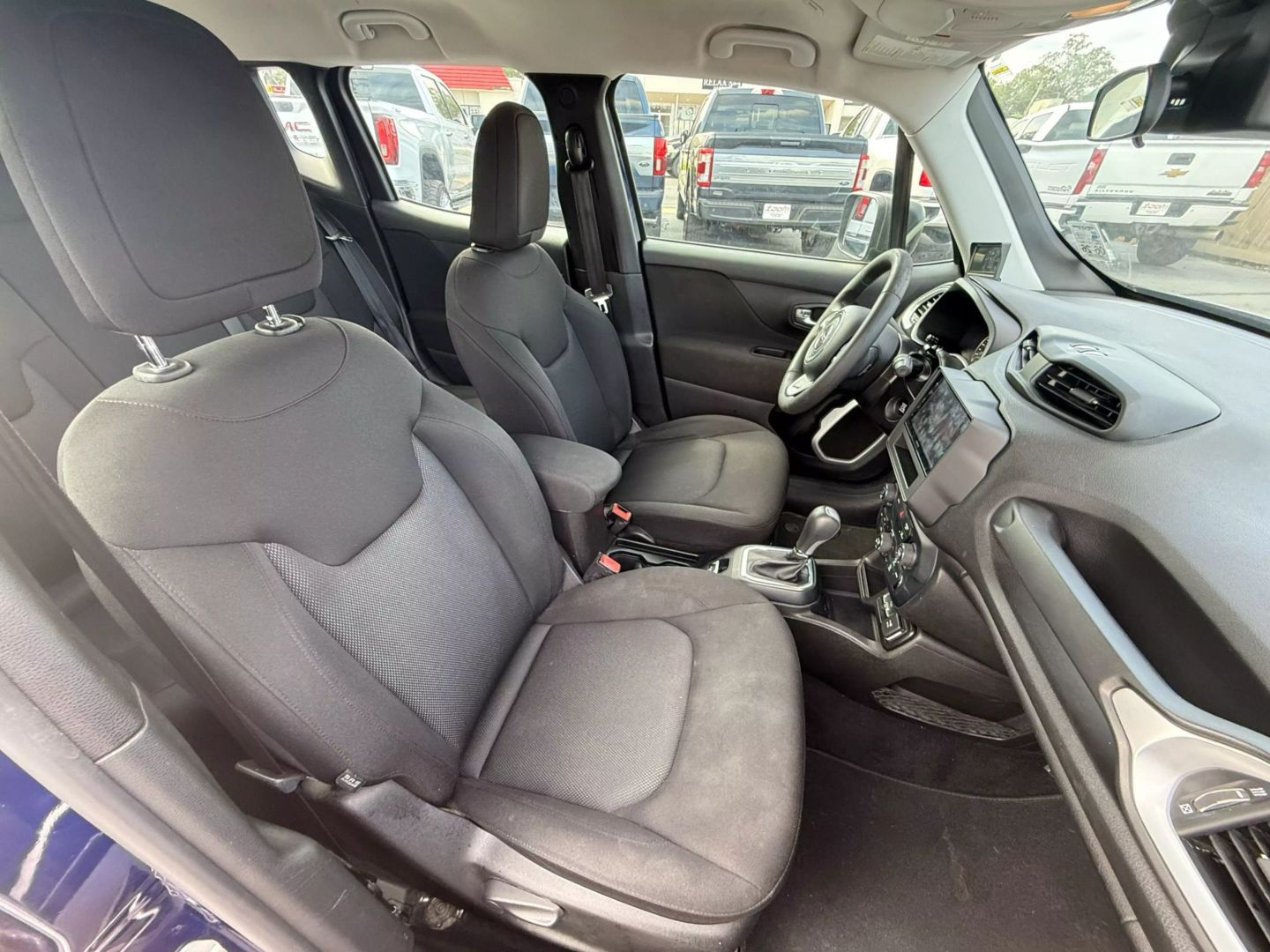 2021 Jeep Renegade - Image 16
