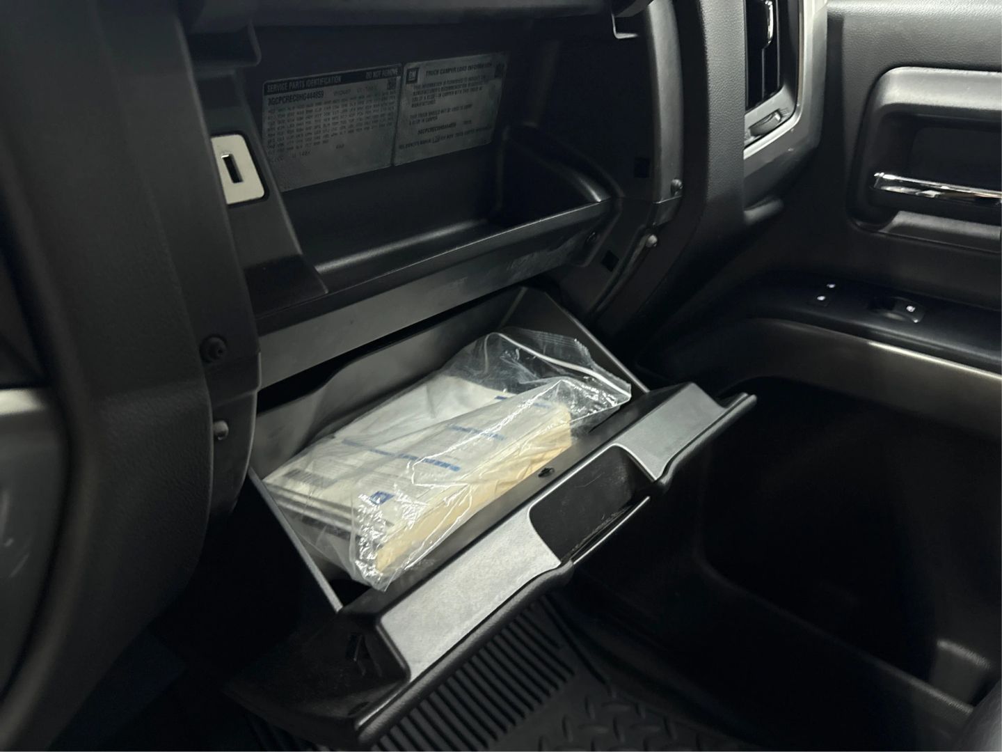 2017 Chevrolet Silverado 1500 Crew Cab - Image 22