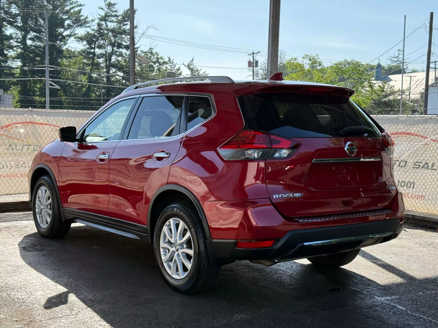 2017 Nissan Rogue - Image 9