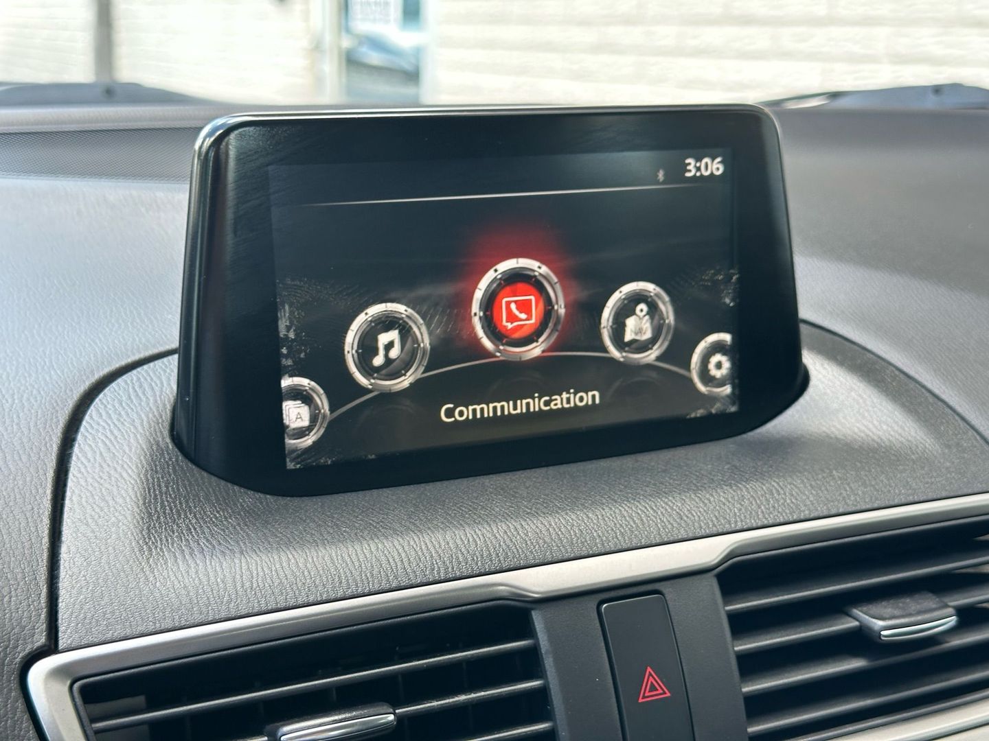 2018 Mazda Mazda3 - Image 30