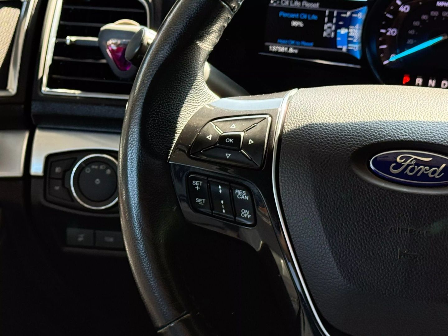 2018 Ford Explorer - Image 39