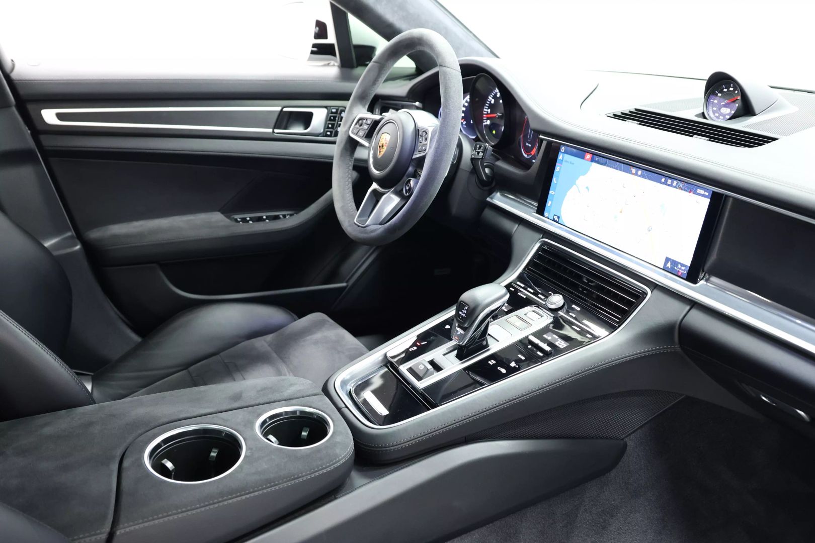 2020 Porsche Panamera - Image 103