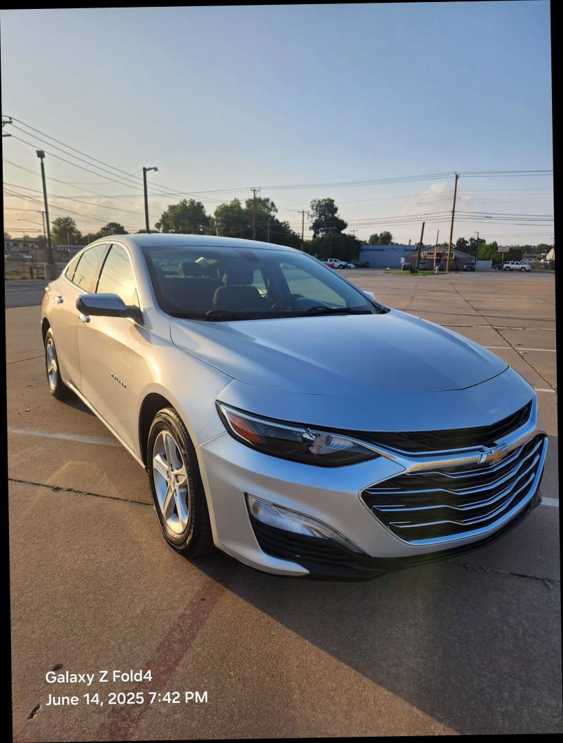 2020 Chevrolet Malibu - Image 3