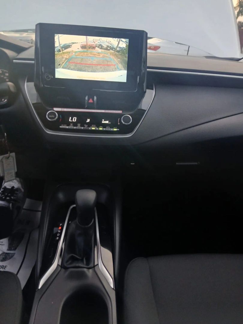 2025 Toyota Corolla - Image 13