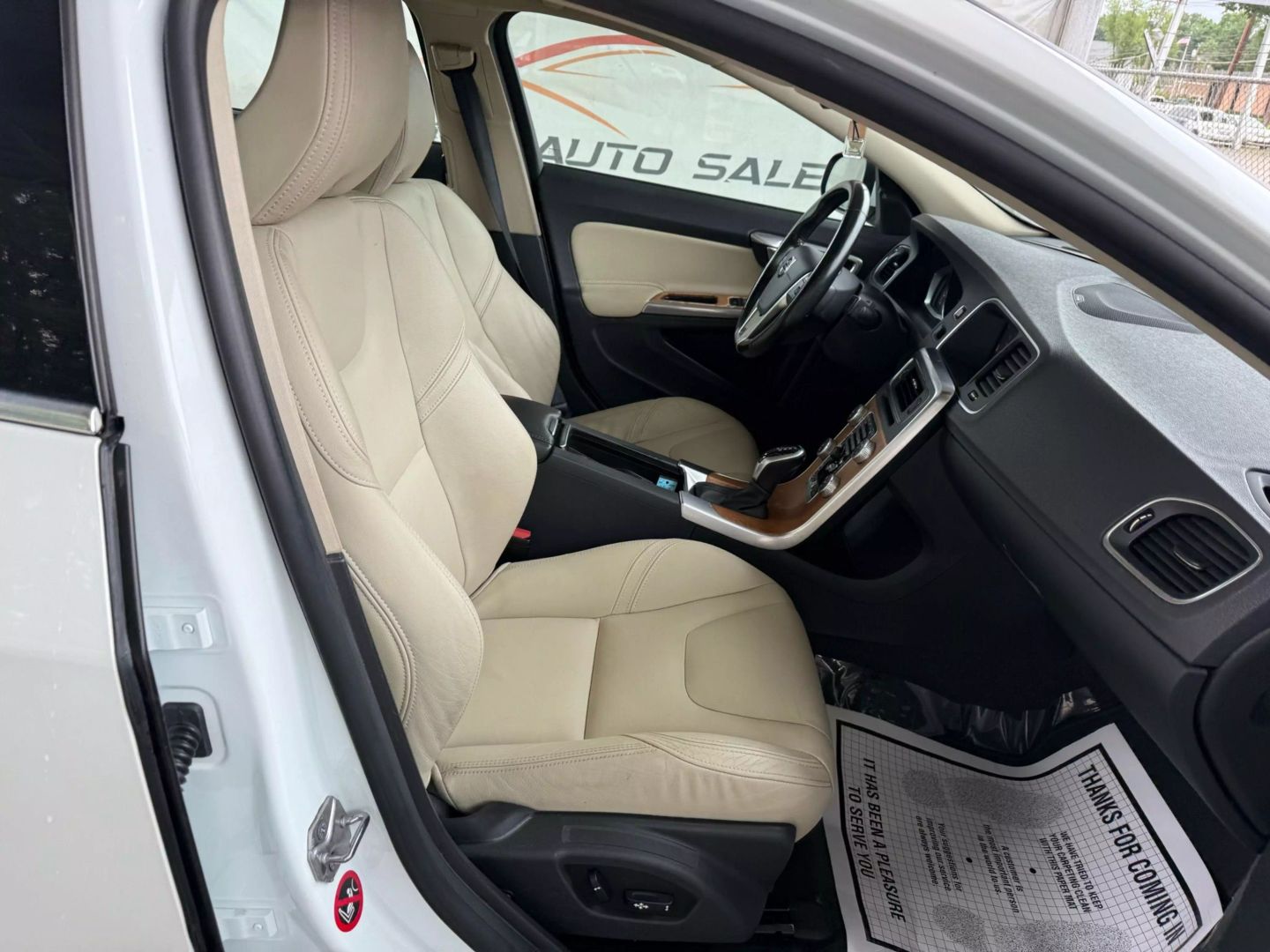 2018 Volvo S60 - Image 25