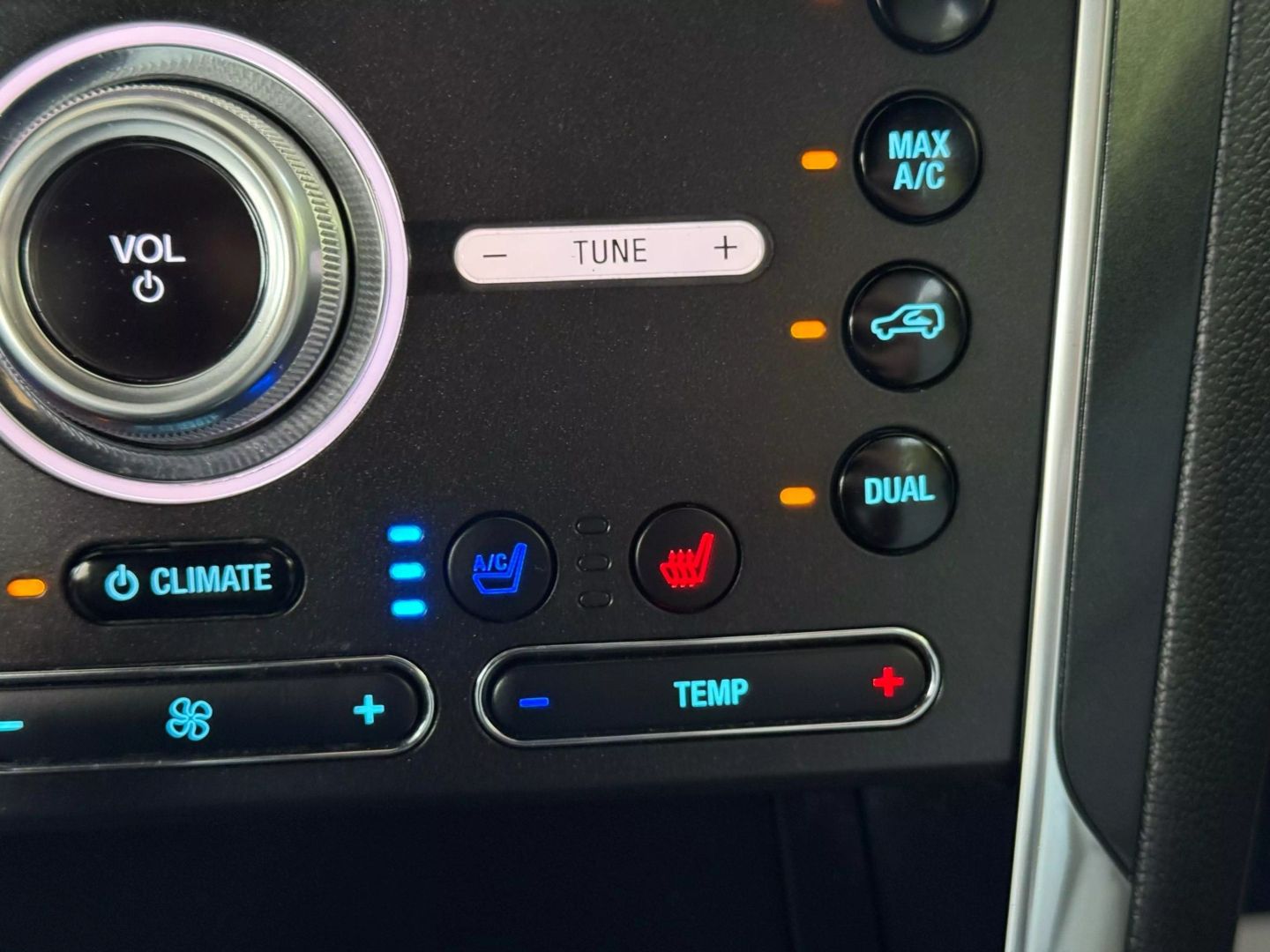 2018 Ford Explorer - Image 31