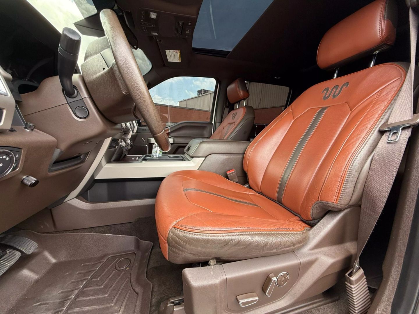 2018 Ford F250 Super Duty Crew Cab - Image 2