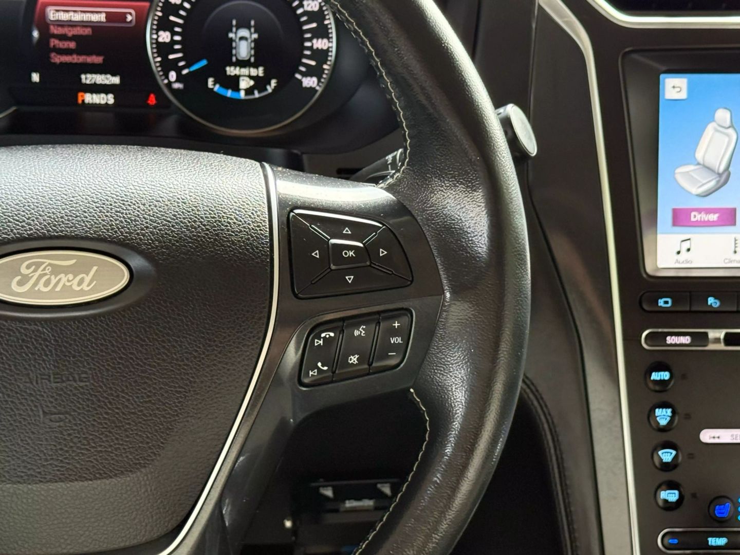 2018 Ford Explorer - Image 40