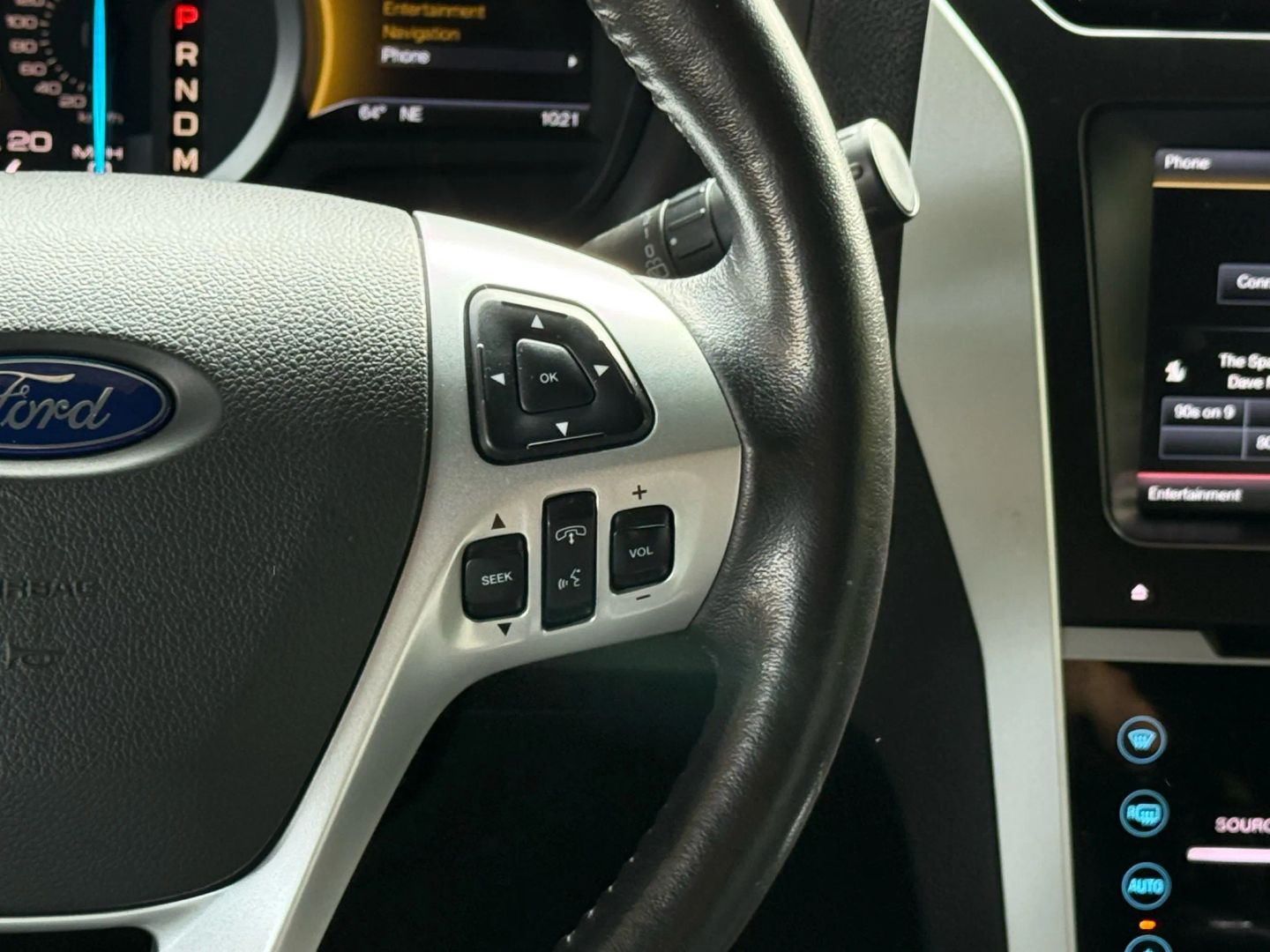 2015 Ford Explorer - Image 37