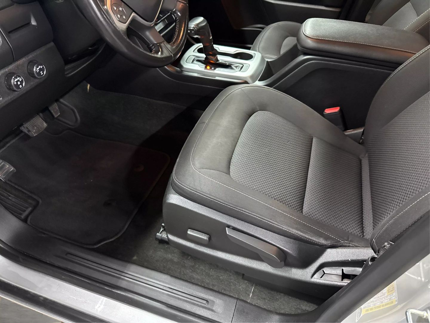 2018 Chevrolet Colorado Crew Cab - Image 33