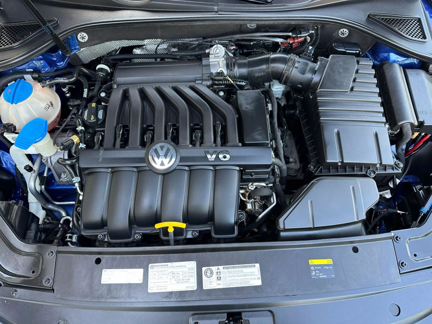 2017 Volkswagen Passat - Image 49
