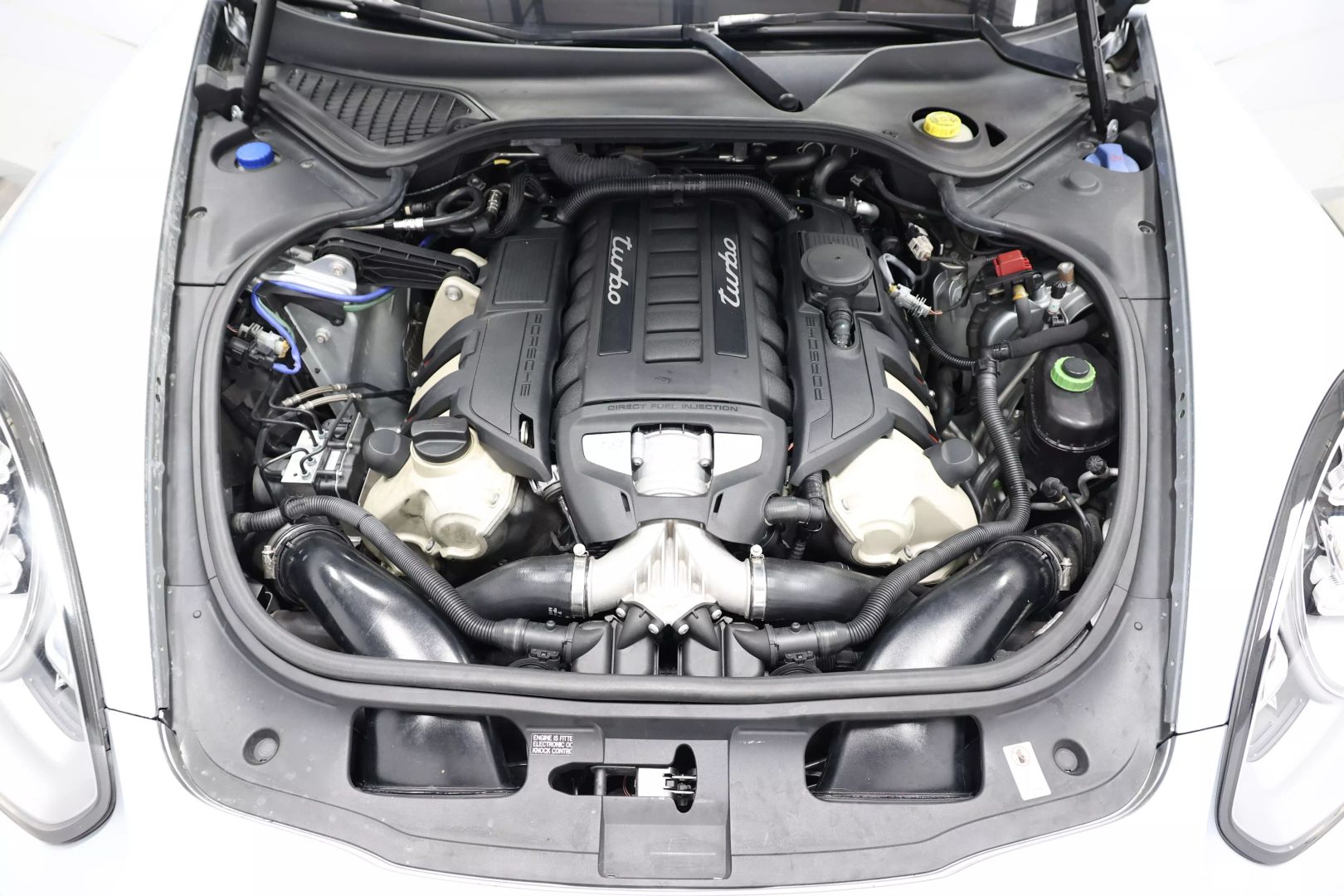 2014 Porsche Panamera - Image 120