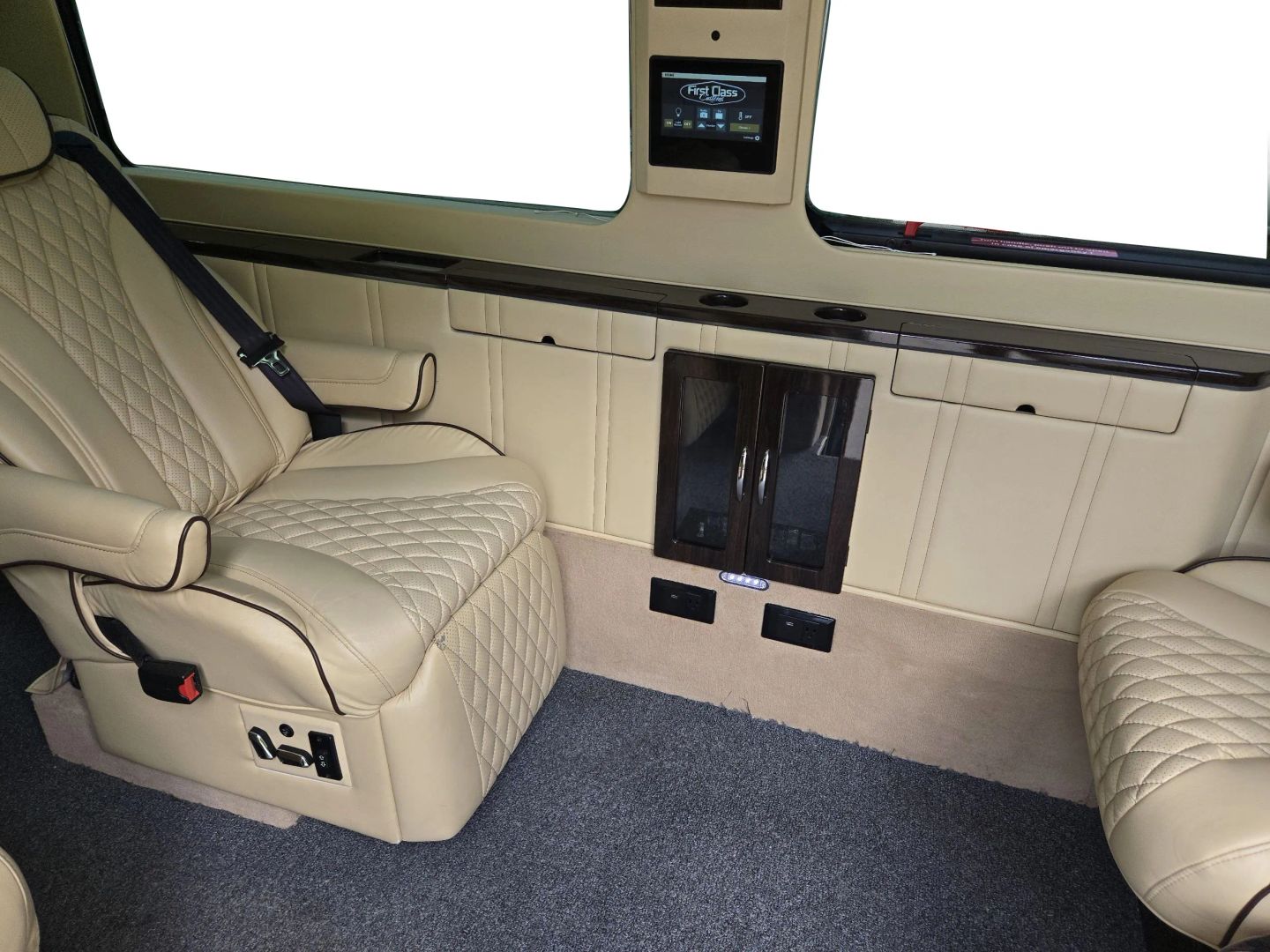 2017 Mercedes-benz Sprinter 2500 Cargo - Image 15