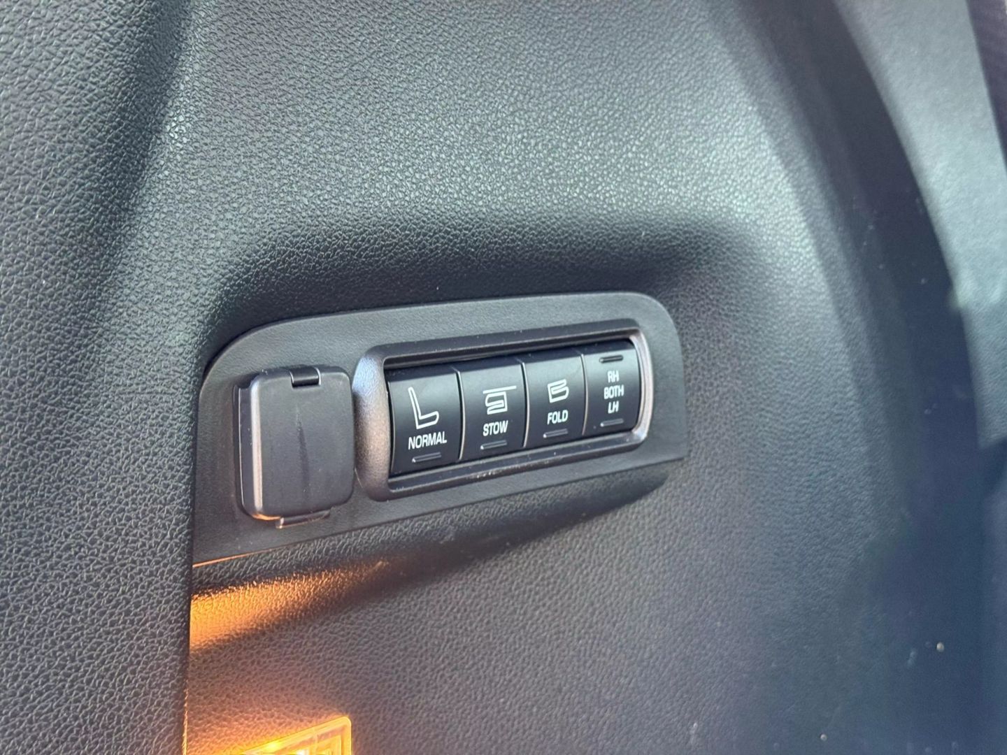 2018 Ford Explorer - Image 23