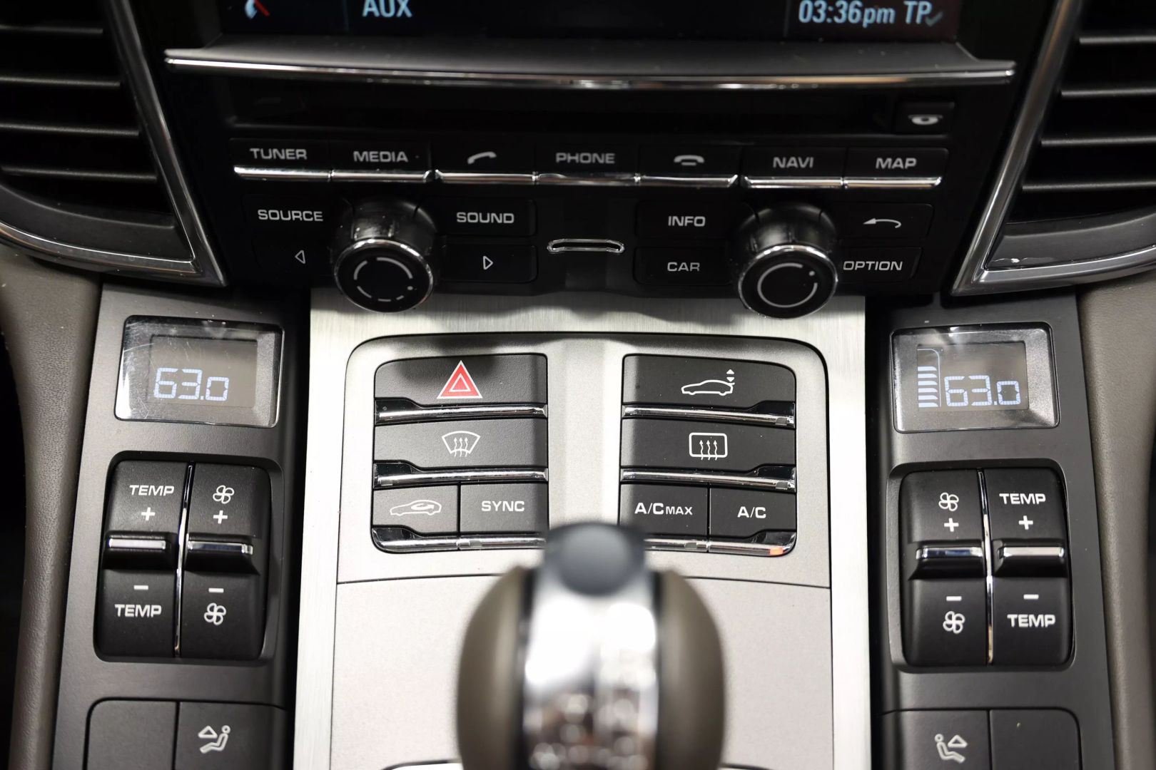 2014 Porsche Panamera - Image 38