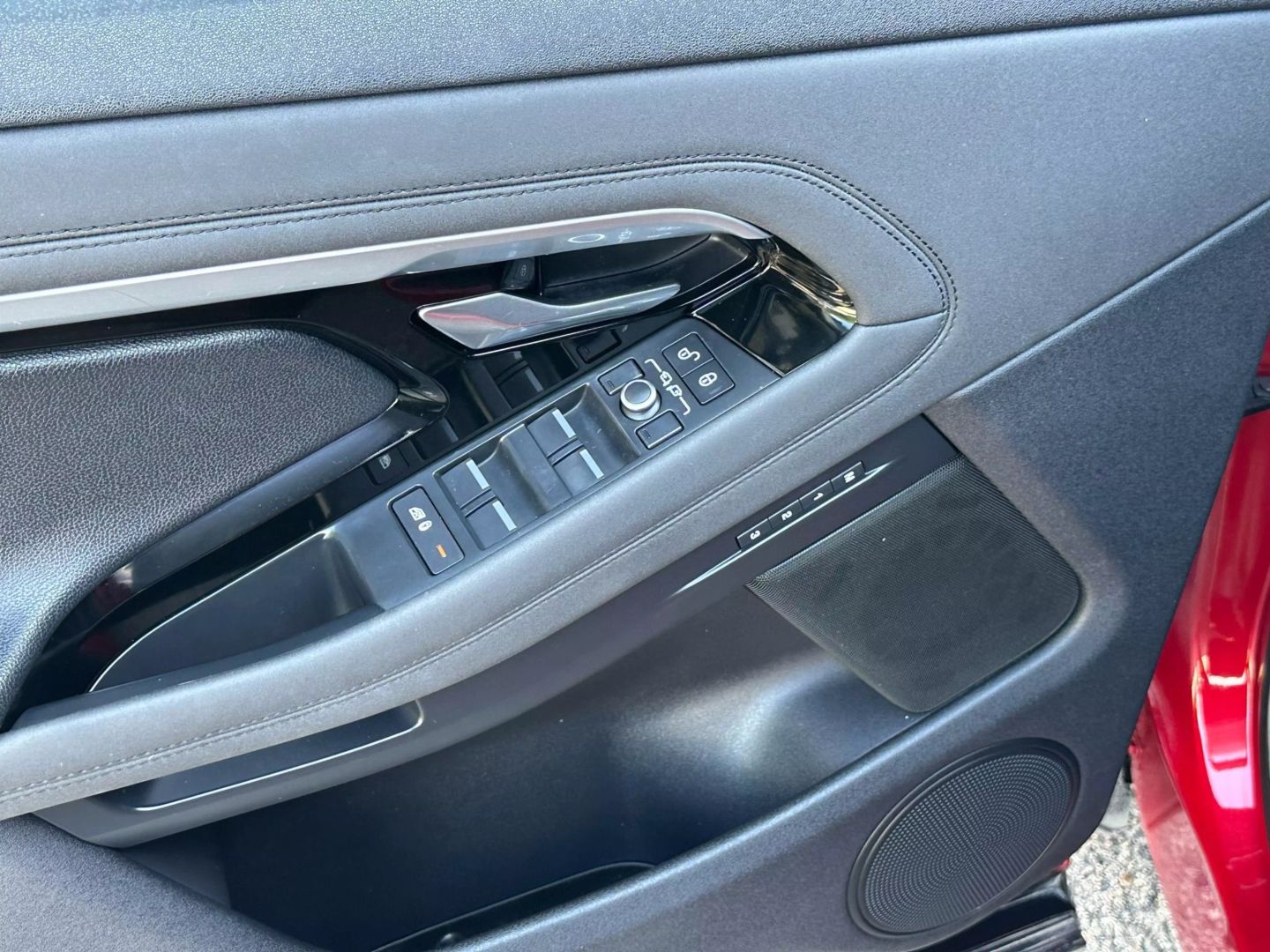 2020 Land Rover Range Rover Evoque - Image 12