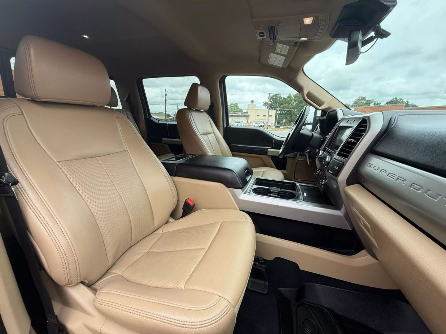2021 Ford F250 Super Duty Crew Cab - Image 21
