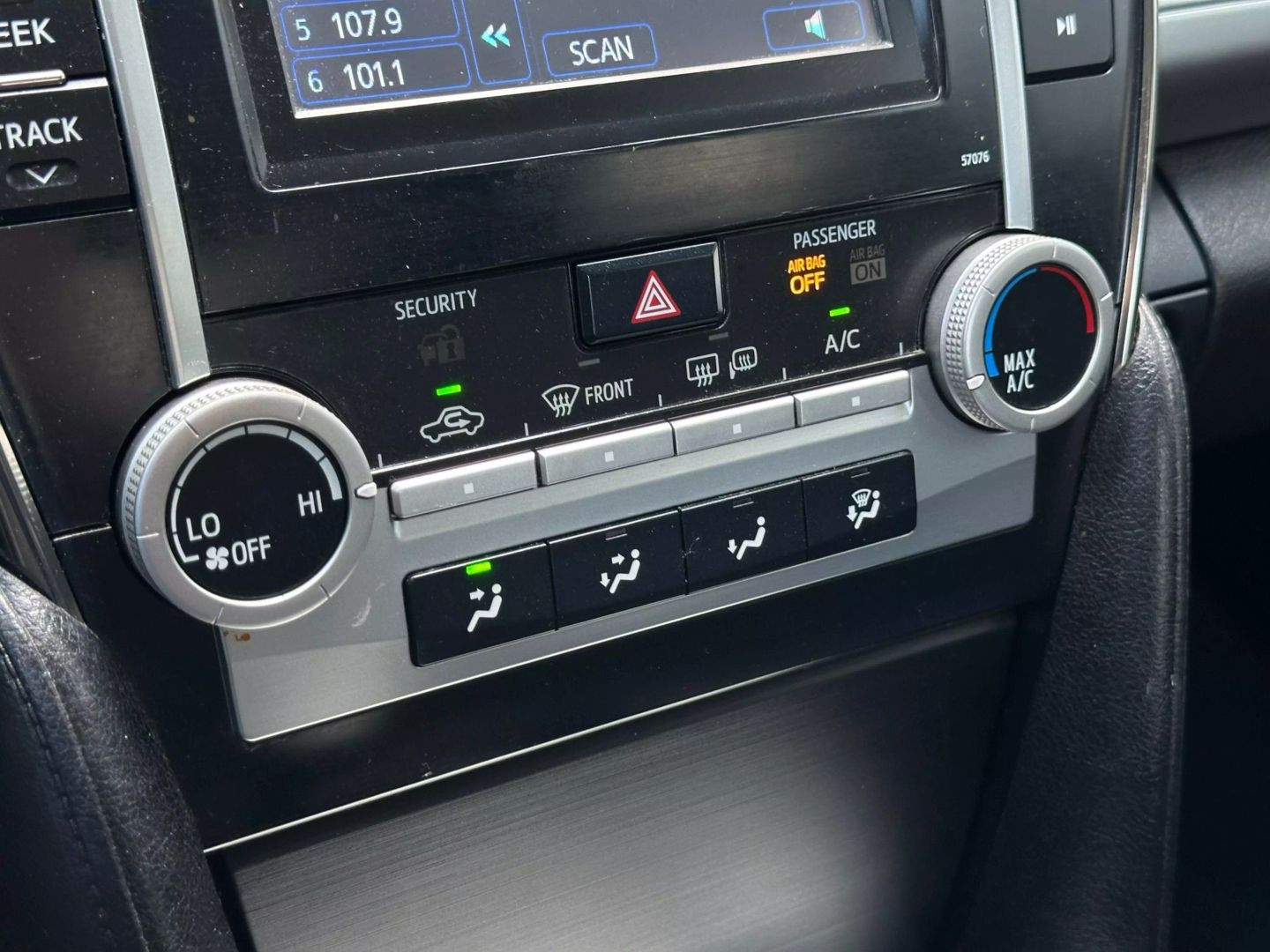 2014 Toyota Camry - Image 34