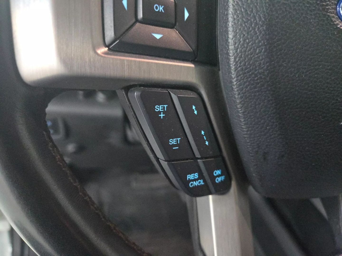 2021 Ford F450 Super Duty Crew Cab - Image 32