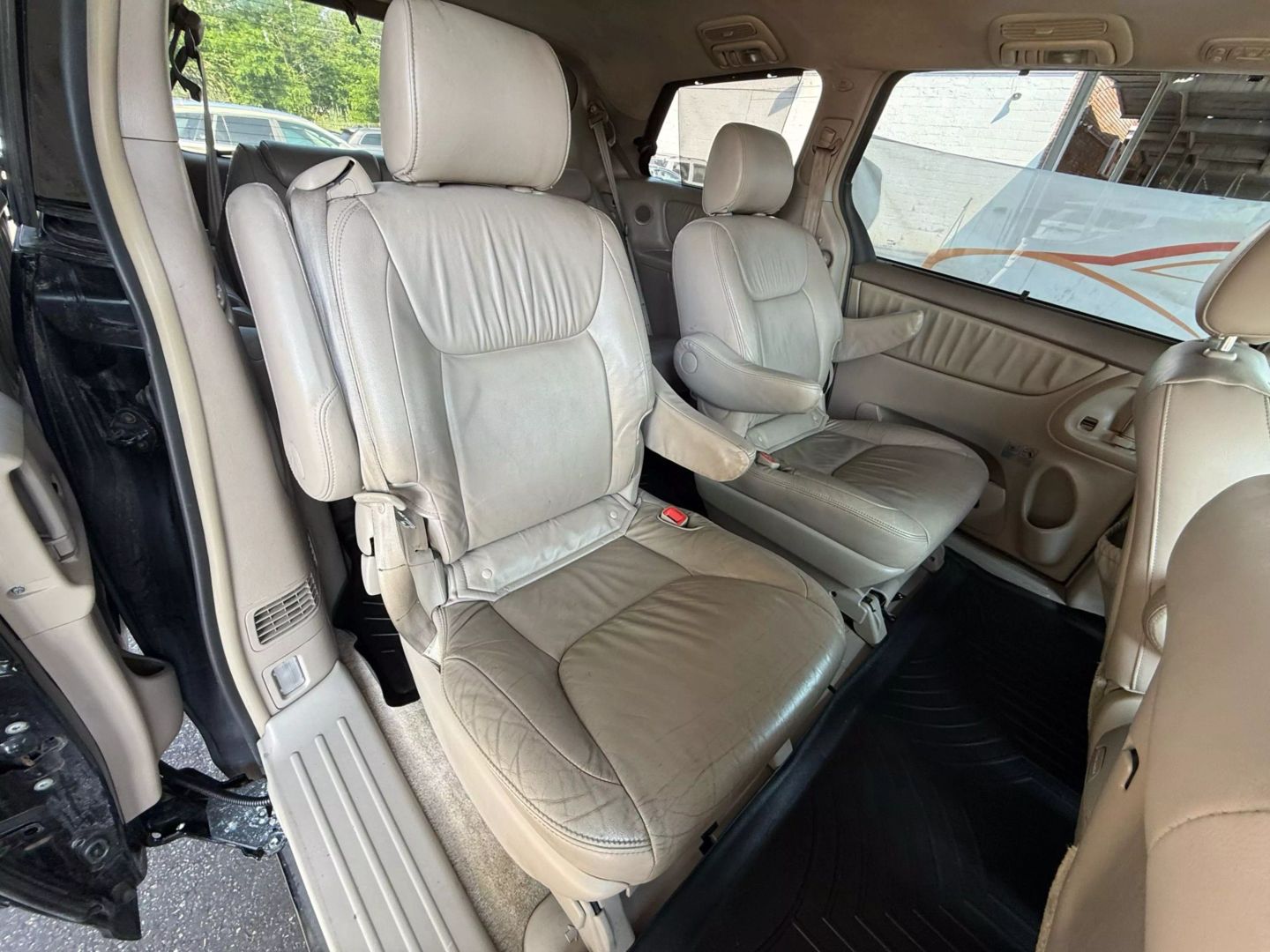 2008 Toyota Sienna - Image 21