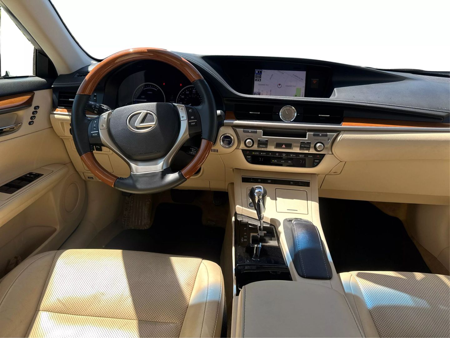 2013 LEXUS ES SEDAN 4-CYL, HYBRID, 2.5 LITER ES 300H SEDAN 4D