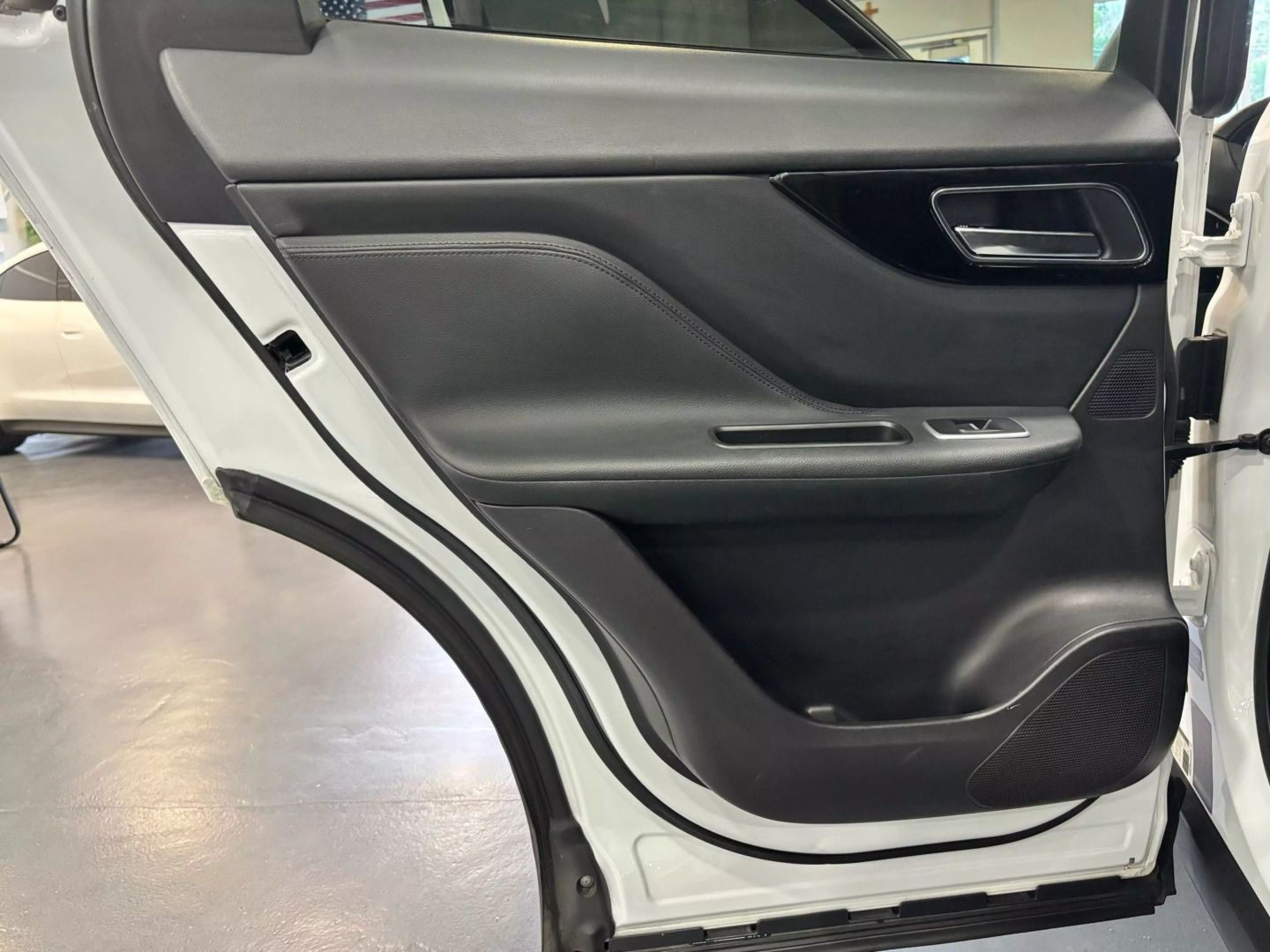 2018 Jaguar F-pace 30t Premium Sport Utility 4d - Image 34
