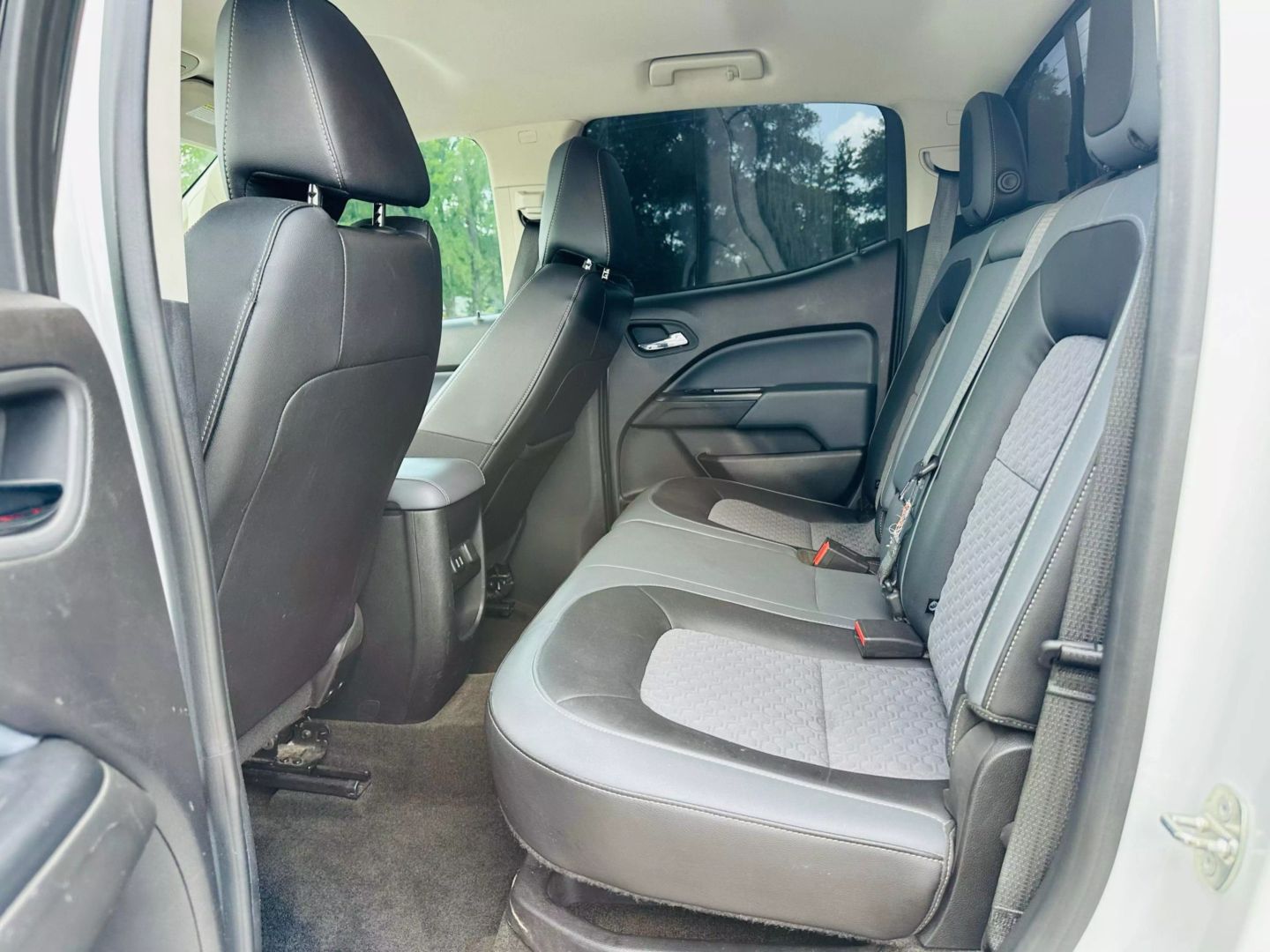 2018 Chevrolet Colorado Crew Cab - Image 16